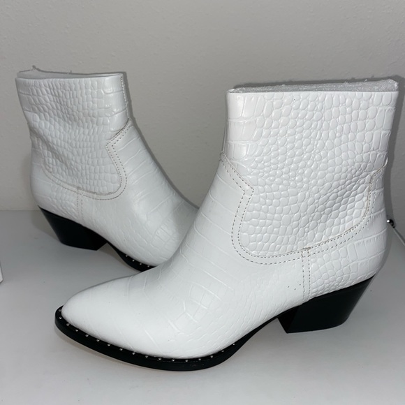 Brand New Something Navy white boots - Picture 3 of 8